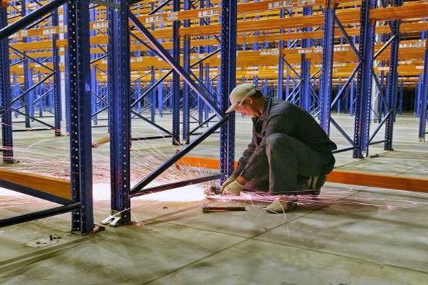 демонтаж складских стеллажей.jpg демонтаж складских стеллажей.jpg