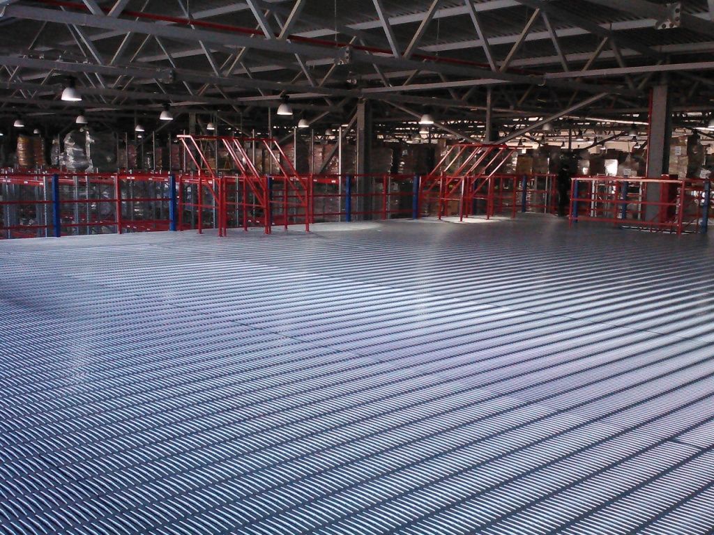 Настил металлический проливной для мезонина от Абсолют.jpg Настил металлический проливной для мезонина от Абсолют.jpg