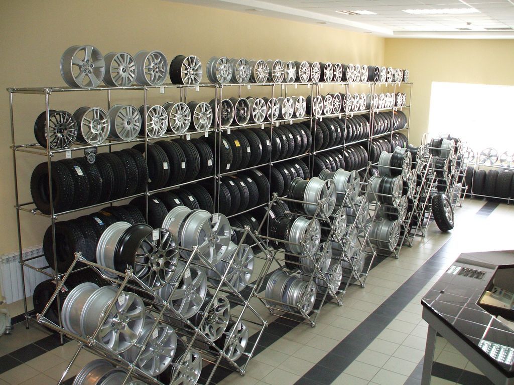 стеллаж для шин и дисков на системе Джокер.jpg