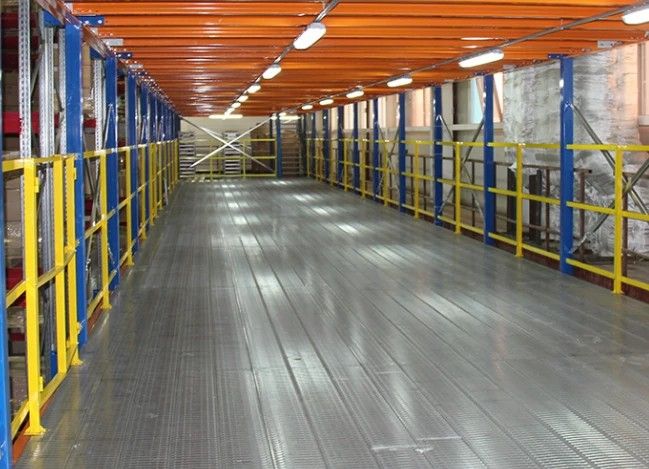 nastil_metallicheskij_zakrytyj_dlya_mezoninov_ot_absolyu.jpg nastil_metallicheskij_zakrytyj_dlya_mezoninov_ot_absolyu.jpg