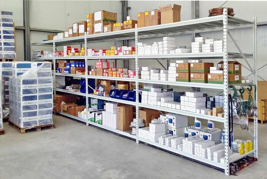 среднегрузовые стеллажи для склада 