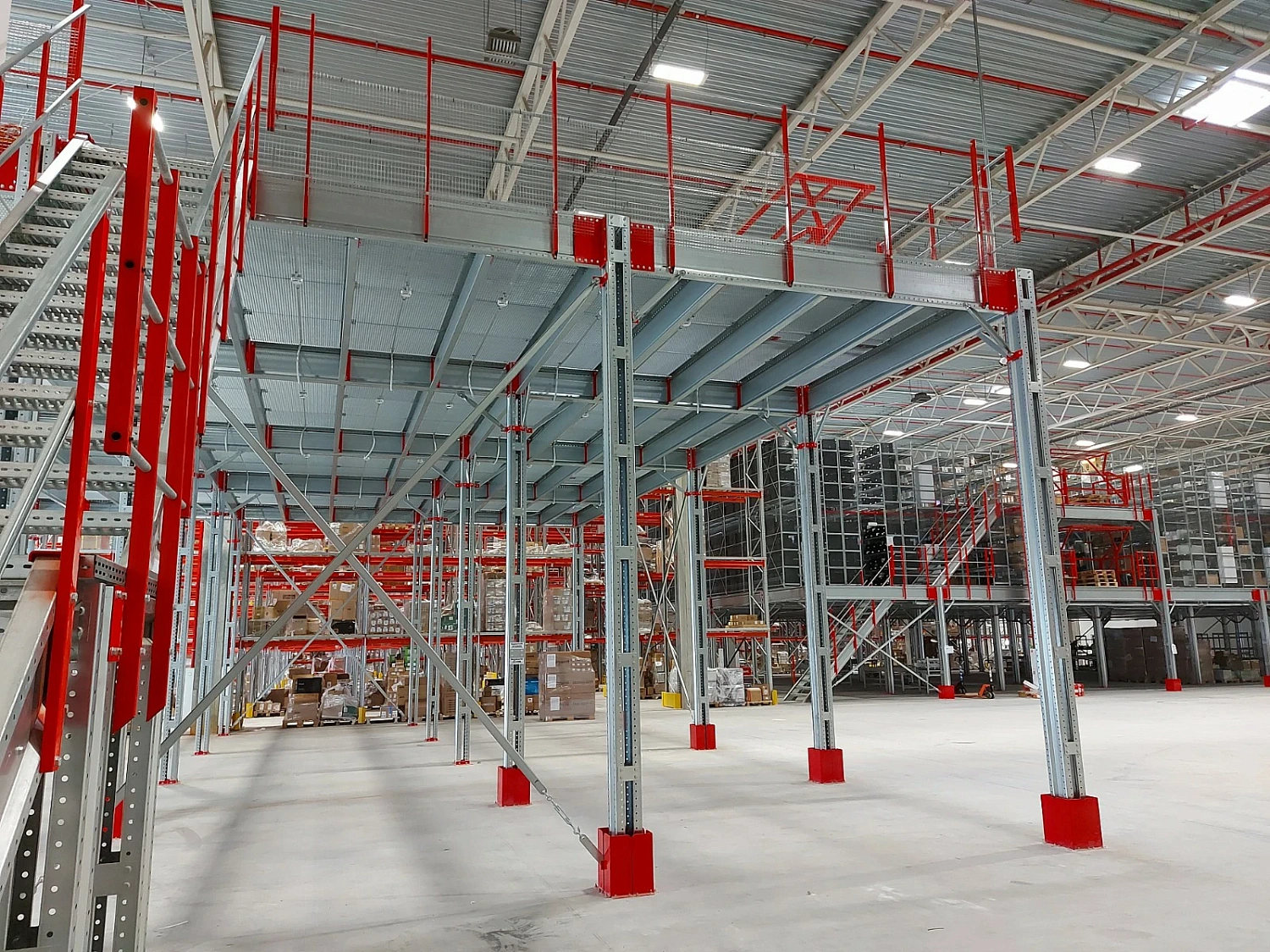 Платформенные мезонины на колоннах