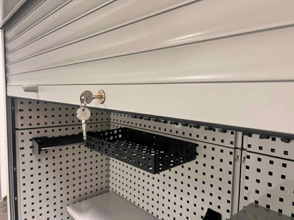 Шкаф роллетный, трехсекционный 1500х4950х600