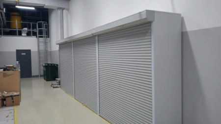 Шкаф роллетный, трехсекционный 1700х4650х900 от компании Абсолют