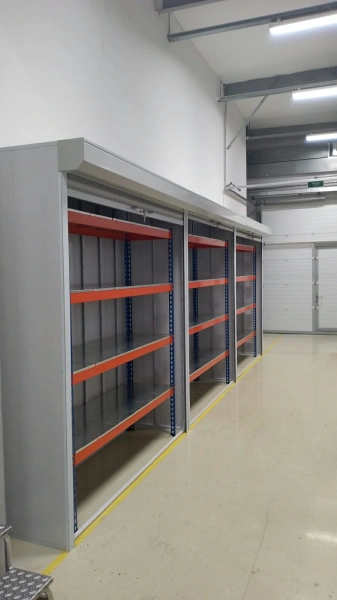 Шкаф роллетный, трехсекционный 1500х4650х900