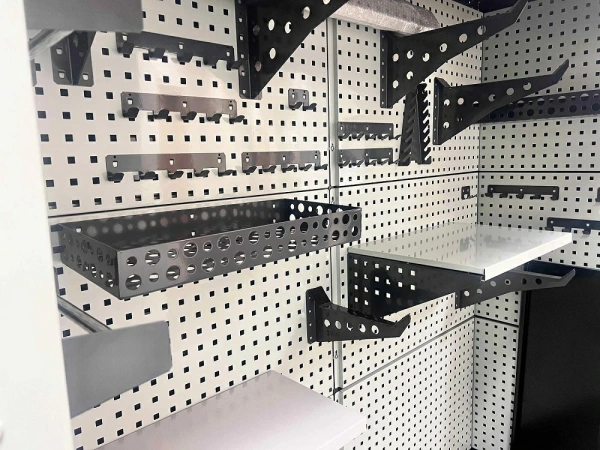 Шкаф роллетный, трехсекционный 1500х4350х900