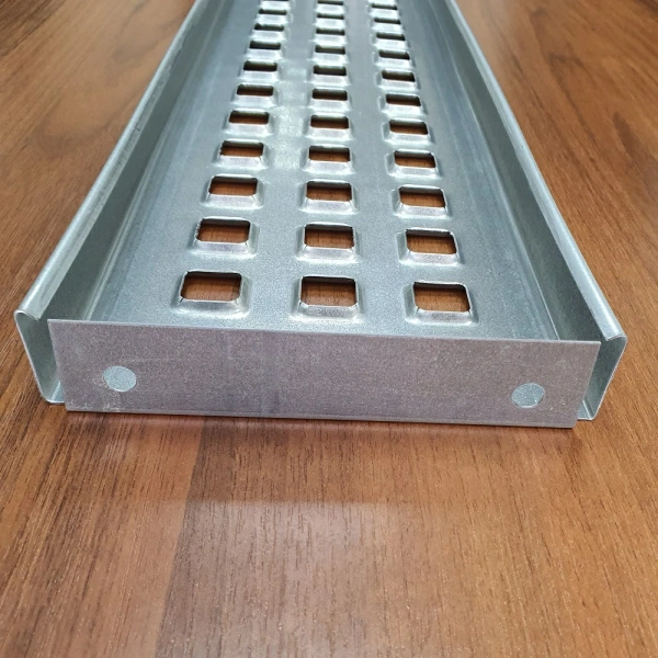 Полка противопожарная с перфорацией